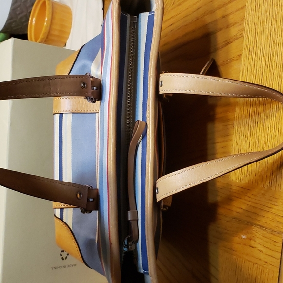 Coach Hamptons Small Striped Tote #7744 (Red, White & Blue) w/Matching Wristlet - Picture 5 of 12